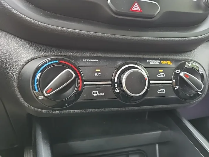 2023 Kia Soul - view 23