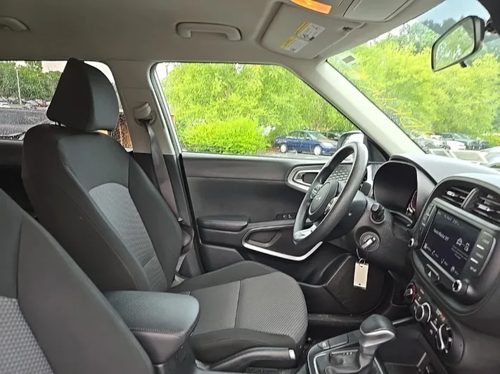 2023 Kia Soul - view 34