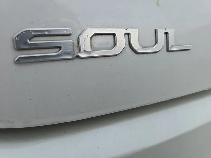 2023 Kia Soul - view 4