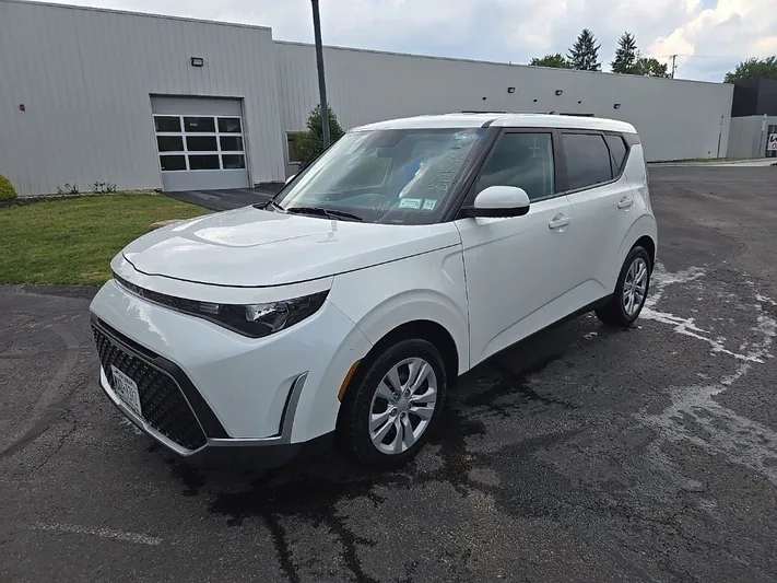 2023 Kia Soul - view 7