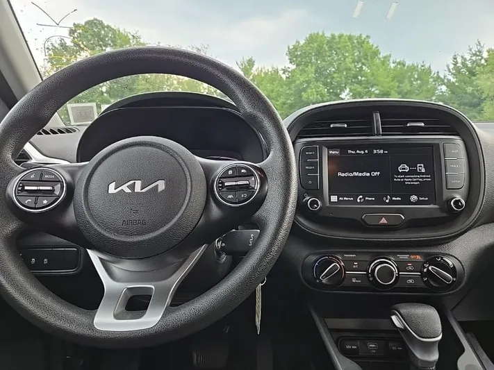 2023 Kia Soul - view 9