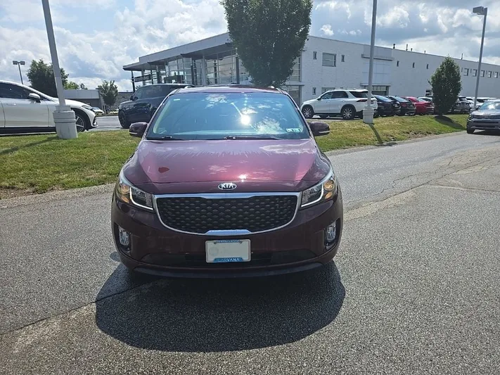 2018 Kia Sedona - view 11