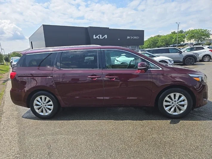 2018 Kia Sedona - view 2