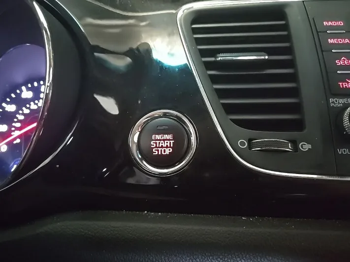 2018 Kia Sedona - view 28
