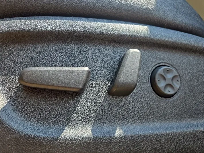 2018 Kia Sedona - view 30