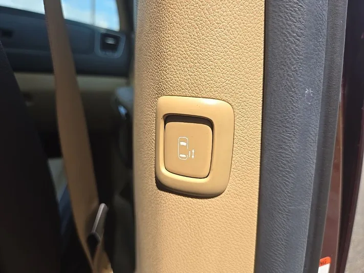2018 Kia Sedona - view 35