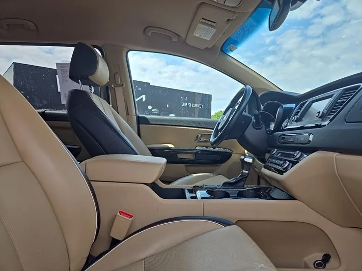 2018 Kia Sedona - view 36