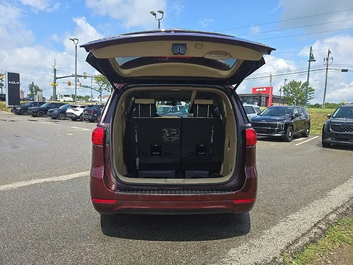 2018 Kia Sedona - view 5