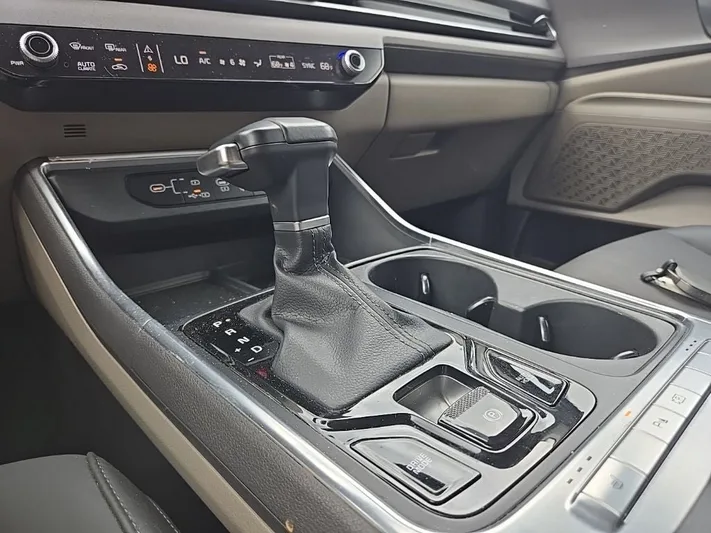 2026 Kia Carnival - view 23