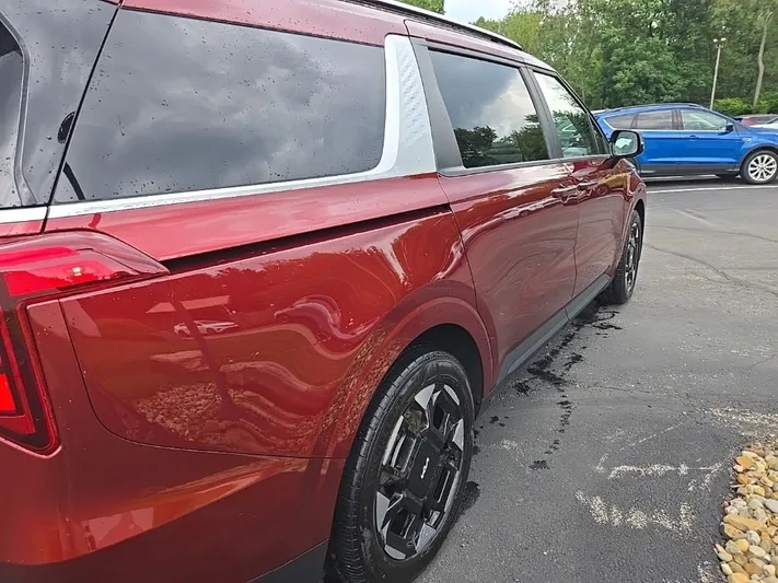 2026 Kia Carnival - view 3