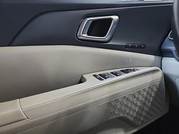 2025 Kia Carnival - view 17