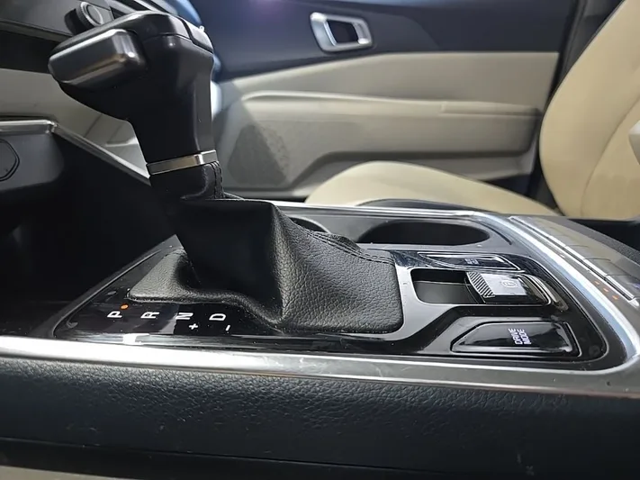2025 Kia Carnival - view 21