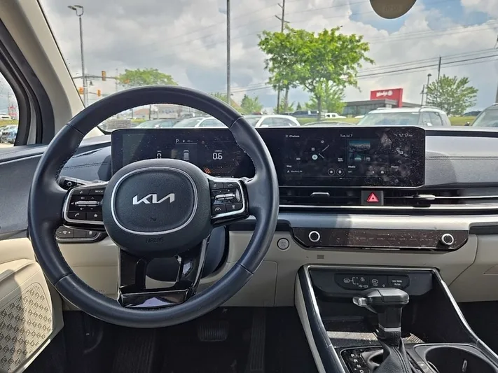 2025 Kia Carnival - view 32