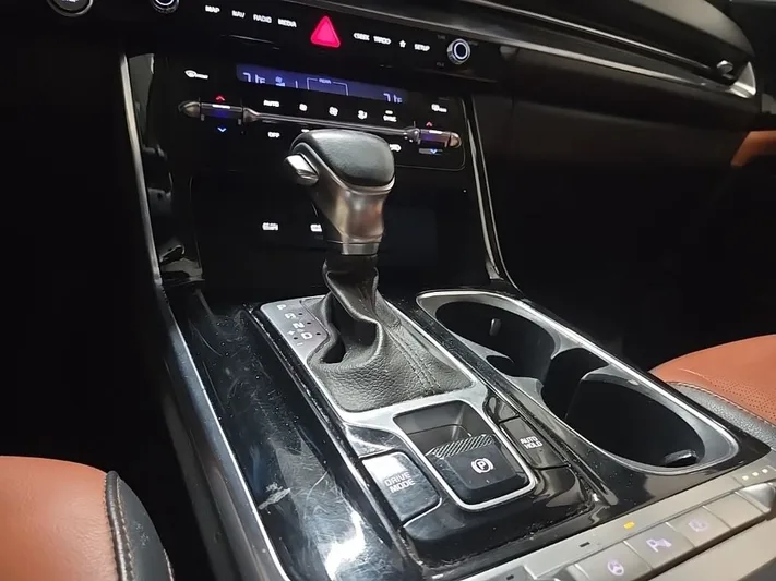 2022 Kia Carnival - view 26