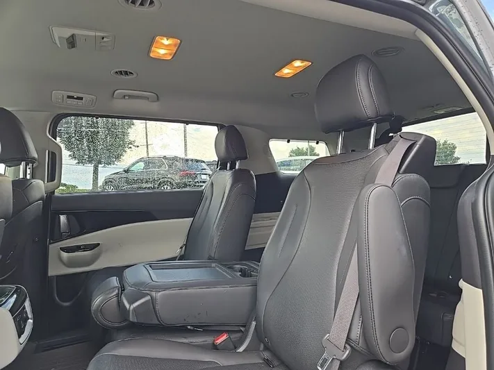 2024 Kia Carnival - view 32