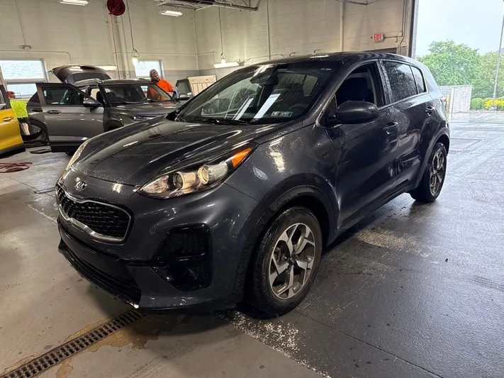 2020 Kia Sportage - view 3