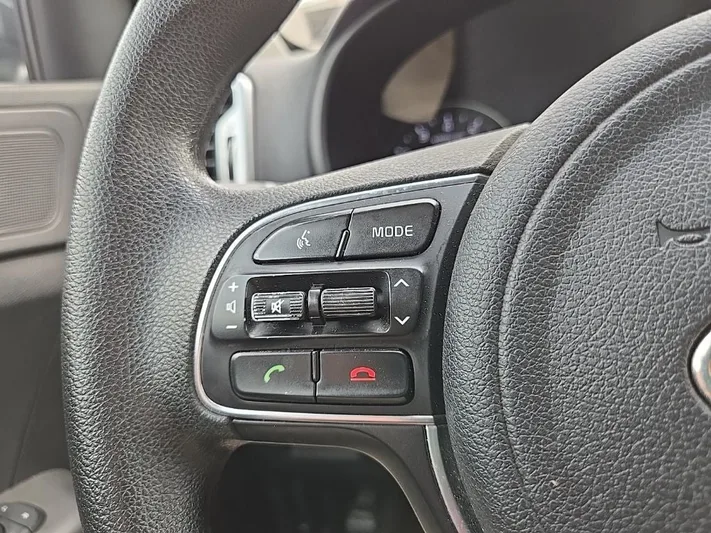 2018 Kia Sportage - view 14