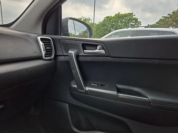2018 Kia Sportage - view 23