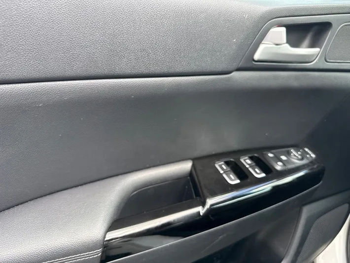 2018 Kia Sportage - view 15