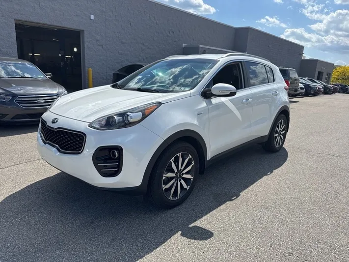 2018 Kia Sportage - view 3