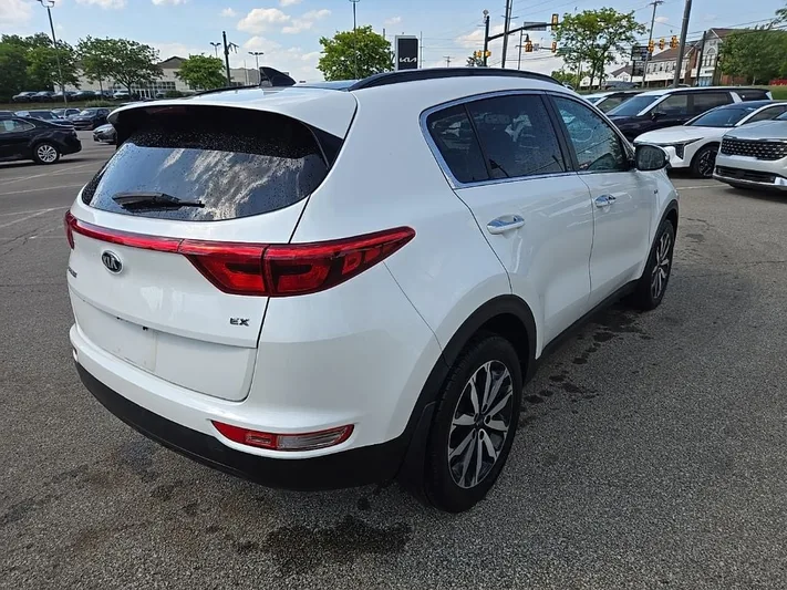 2019 Kia Sportage - view 3
