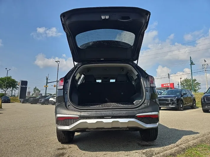 2023 Kia Sportage - view 7