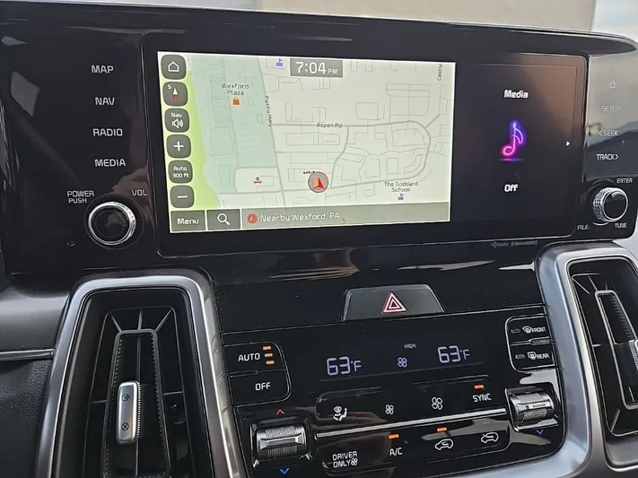 2023 Kia Sorento - view 22
