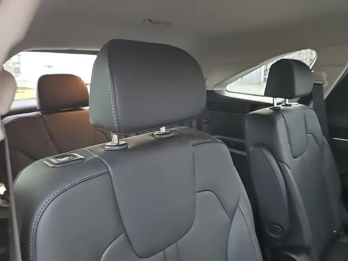 2023 Kia Sorento - view 36