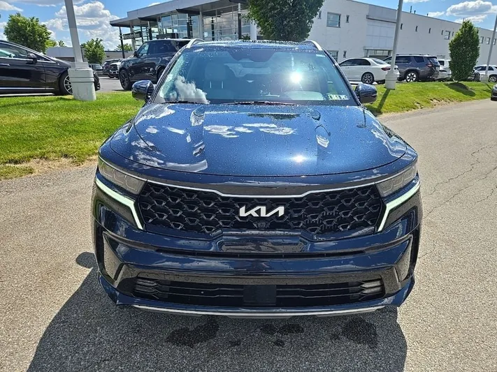 2023 Kia Sorento - view 10