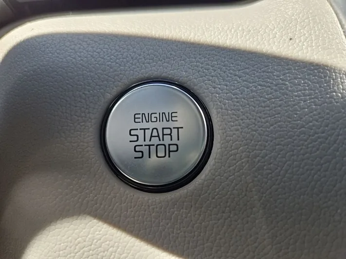 2023 Kia Sorento - view 20