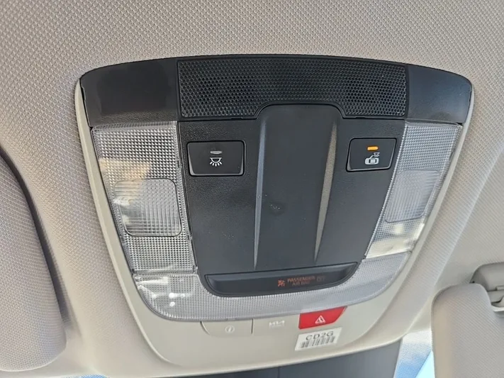 2023 Kia Sorento - view 27