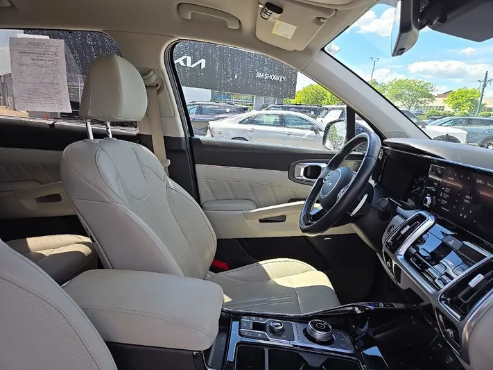 2023 Kia Sorento - view 36