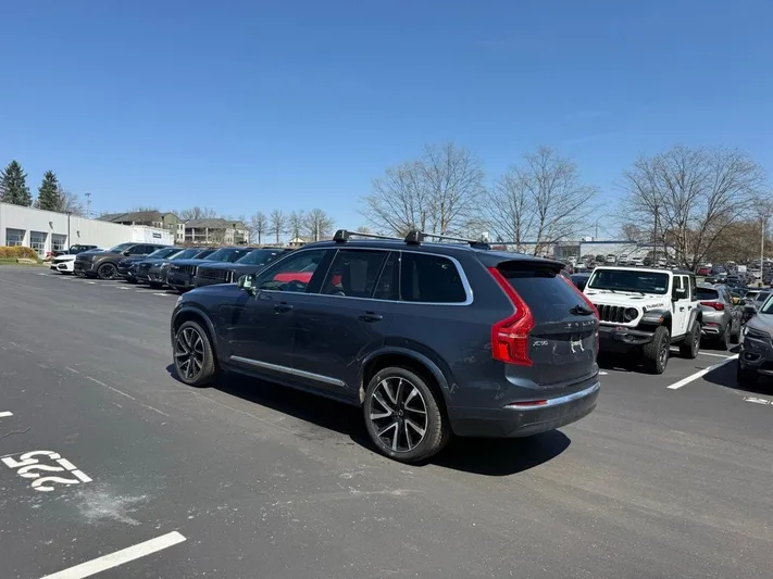 2025 Volvo XC90 - view 5
