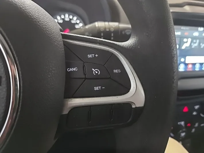 2021 Jeep Renegade - view 14