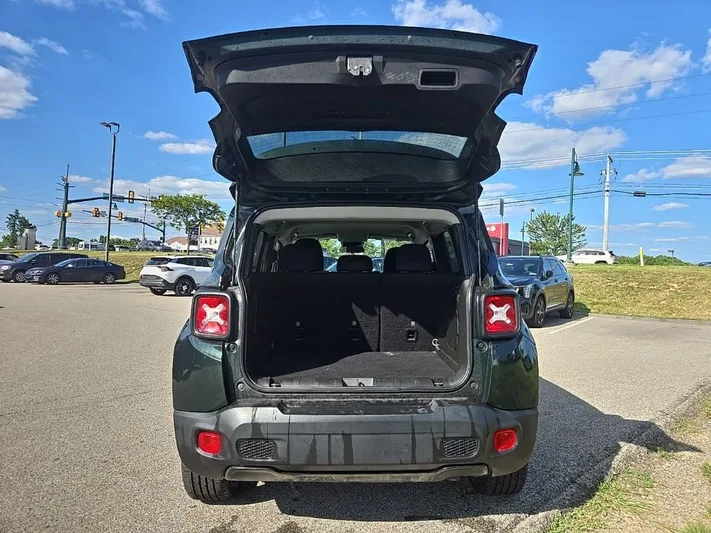 2021 Jeep Renegade - view 2