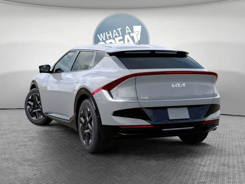 2026 Kia EV6 Wind, photo 4