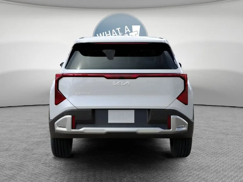 2027 Kia Seltos LX, photo 5