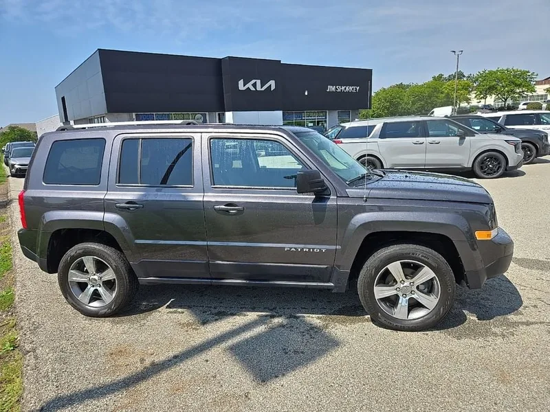 2017 Jeep Patriot Latitude 4WD, photo 2