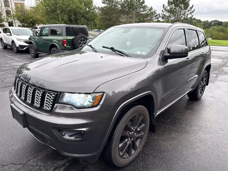 2018 Jeep Grand Cherokee Altitude 4WD, photo 3