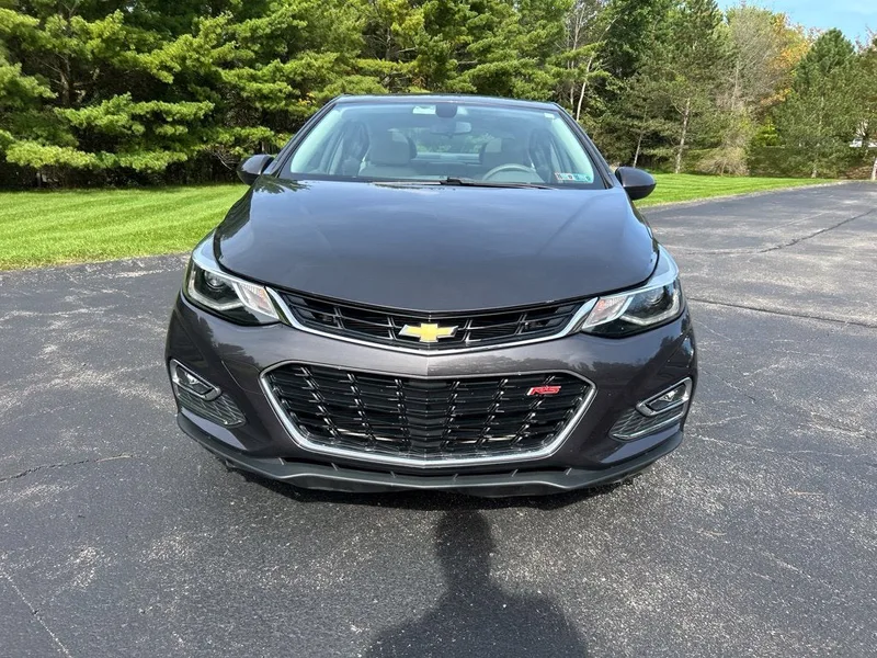 2017 Chevrolet Cruze LT, photo 2
