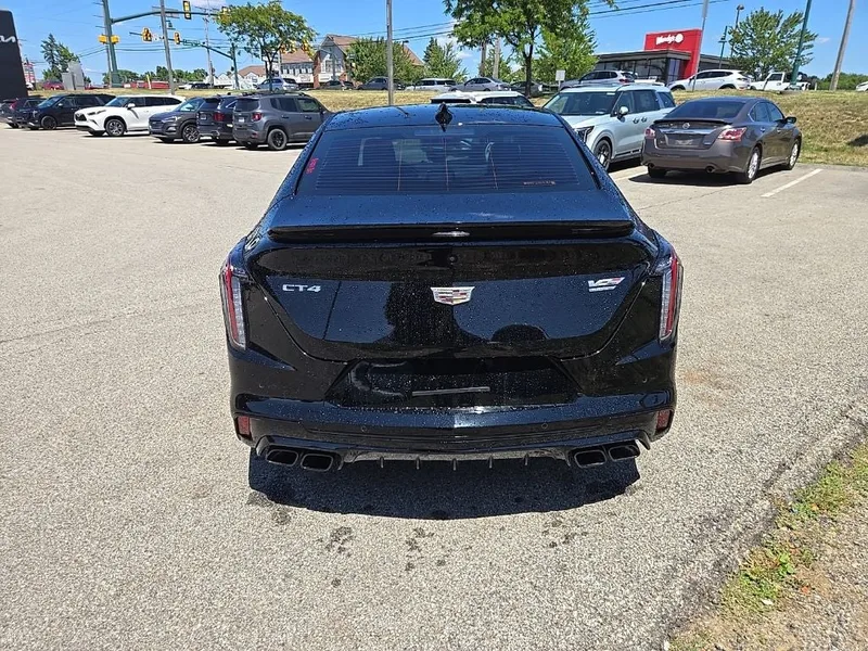 2023 Cadillac CT4 V-Series, photo 4