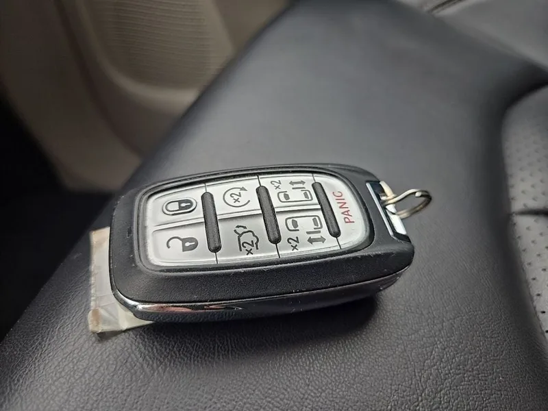 2023 Chrysler Pacifica Touring L, photo 12