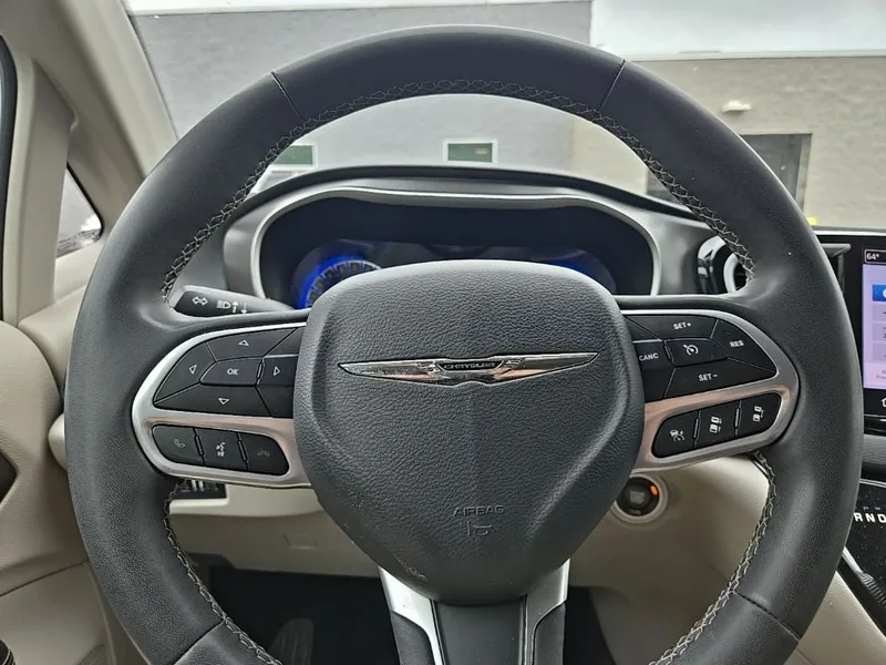 2023 Chrysler Pacifica Touring L, photo 13