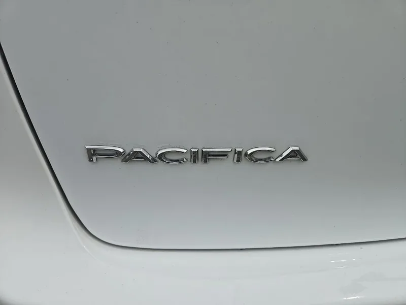 2023 Chrysler Pacifica Touring L, photo 4