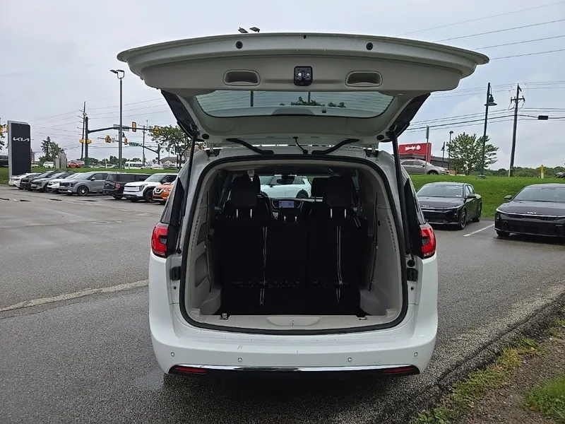 2023 Chrysler Pacifica Touring L, photo 5