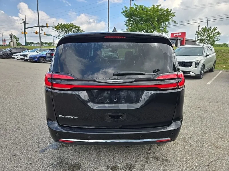 2023 Chrysler Pacifica Touring L, photo 4