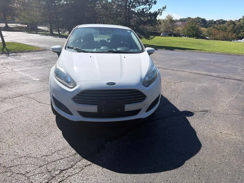 2016 Ford Fiesta SE, photo 2