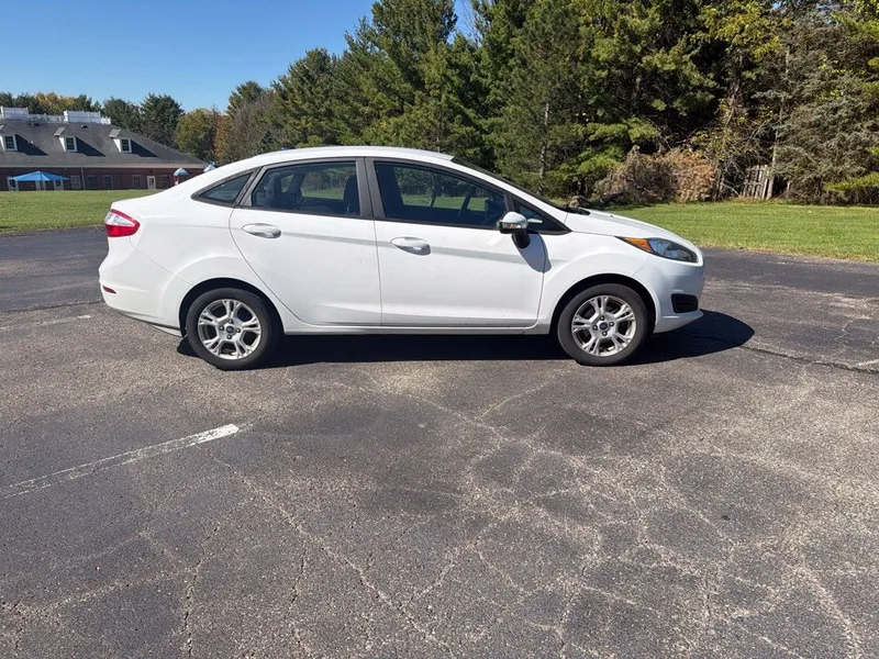2016 Ford Fiesta SE, photo 4