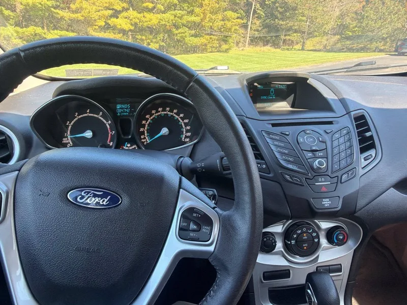 2016 Ford Fiesta SE, photo 5