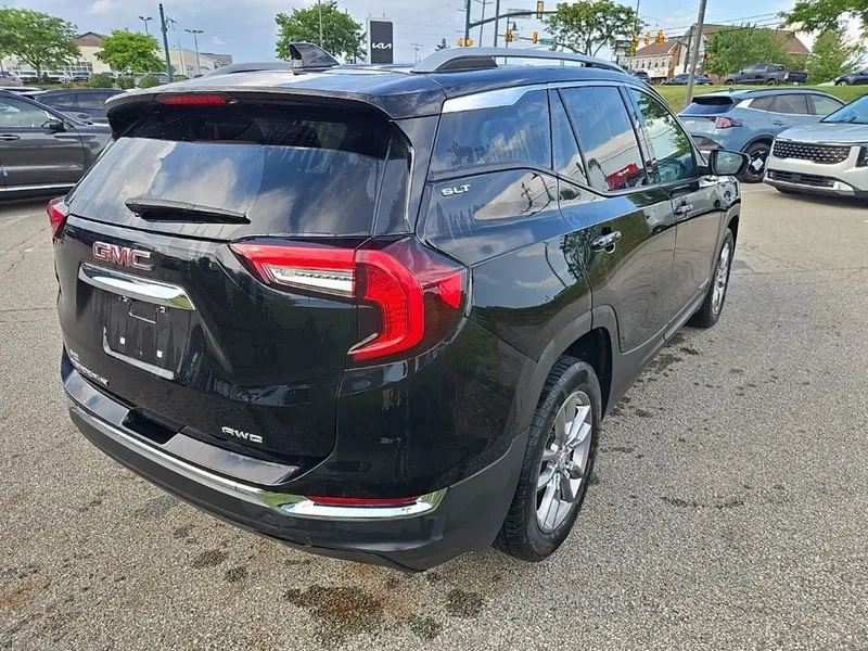 2022 GMC Terrain SLT AWD, photo 3